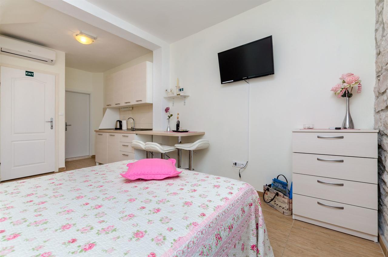 Apartments Djurdjica Povlja  Εξωτερικό φωτογραφία