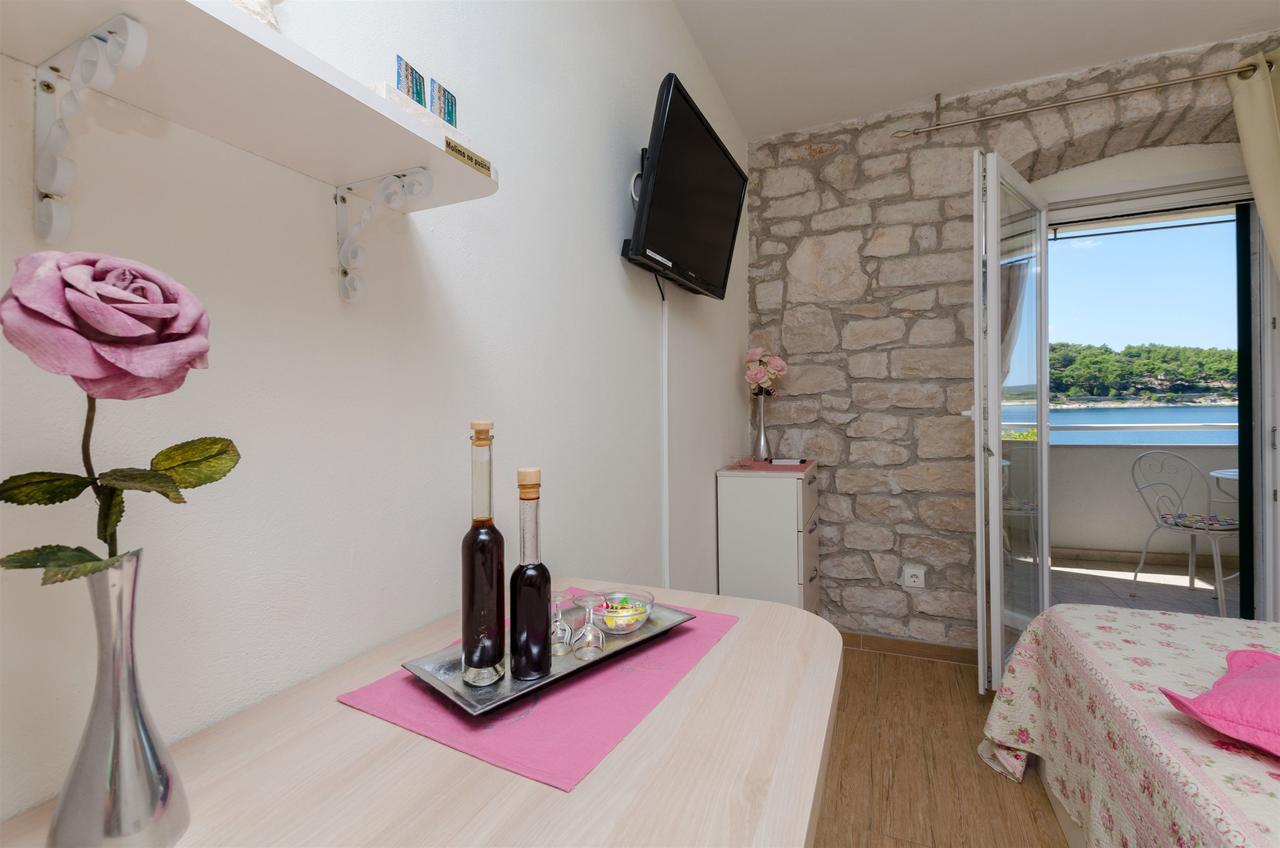 Apartments Djurdjica Povlja  Εξωτερικό φωτογραφία